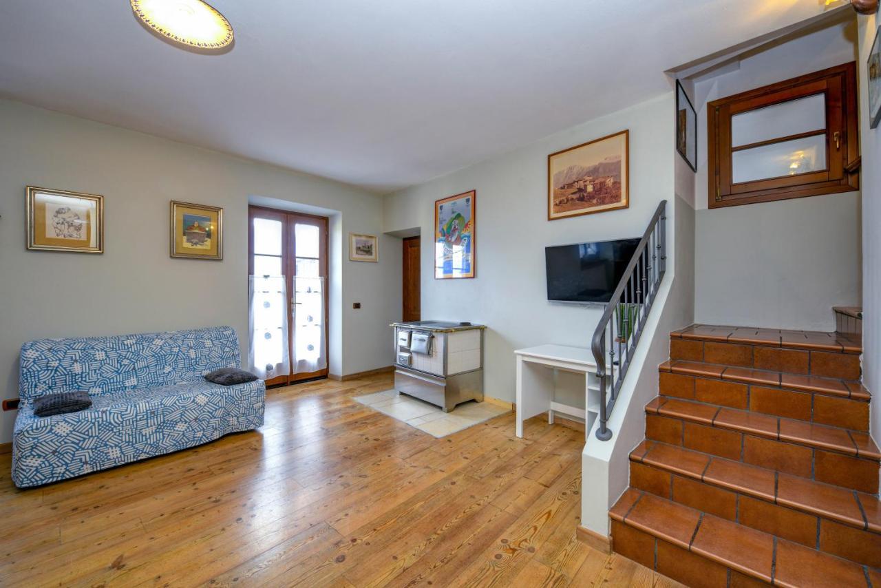 Вилла Casa Nel Borgo - Casa Oliva Tremosine Экстерьер фото